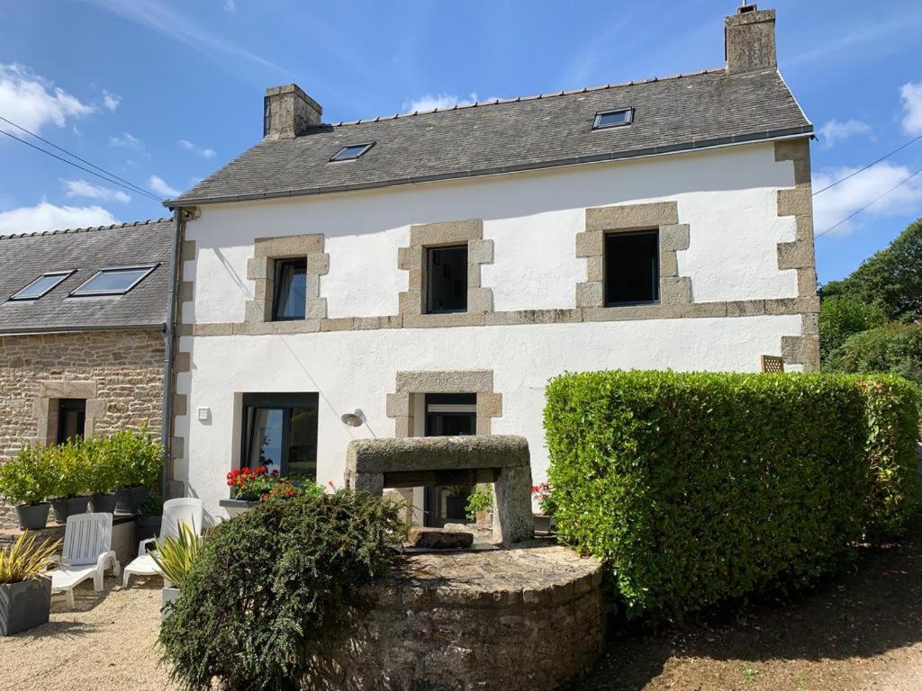 Villa longère de kervéguen ARGOAT à Leuhan Extérieur photo